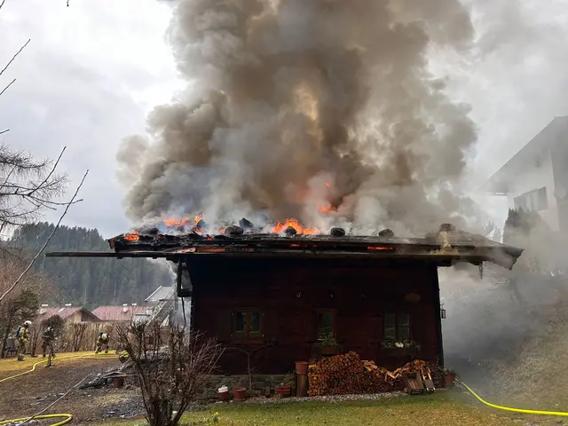 Brand in Kitzbühel: Das Gebäude wurde vollständig zerstört. | Foto: ZOOM.TIROL