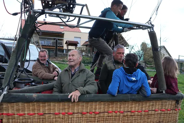 Bald geht es für Johann Zorn (2.v.l.) nach oben | Foto: Gerhard Langmann