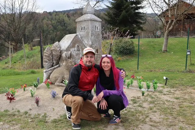 Antti Pedrozo mit Partnerin Katharina Lukas für dem wiederhergestellten Kunstwerk | Foto: Gerhard Langmann