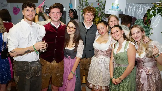 Fotos vom 56. Osterball der Landjugend Oftering-Wilhering