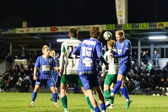 Gerackert um jeden Zentimeter: Lichtenbergs Kicker haben nun entscheidende Spiele vor sich. | Foto: Reischl