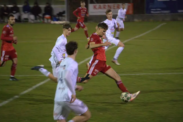 Voller Körpereinsatz und eine solide Spielstrategie von beiden Mannschaften  | Foto: Lisa Stöckl