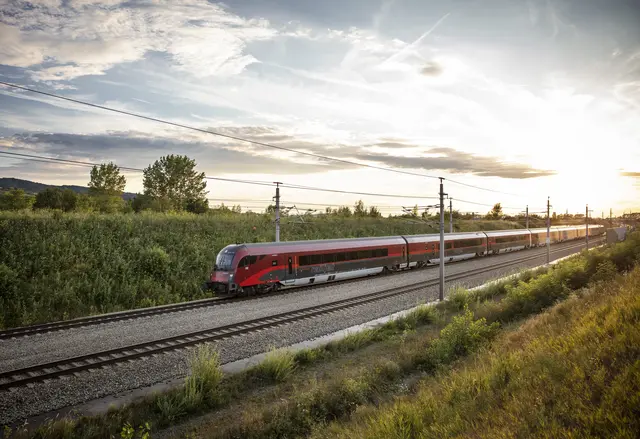 Um Pendlerinnen und Pendler zu entlasten, schlagen die Grünen ein Öffi-Schnupperticket vor. (Symbolfoto) | Foto: ÖBB/Harald Eisenberger