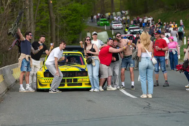 Bei optimalen Wetterbedingungen kamen am Ostermontag tausende Besucherinnen und Besucher zum Bergrallye-Cup auf den Demmerkogel. | Foto: HillClimbFans