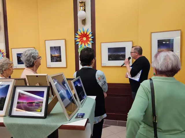 Souschef zeigt Astrofotografie im Haus Gustav Klimt