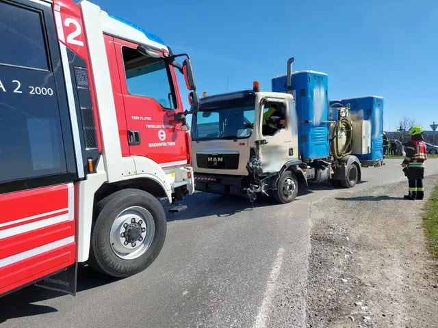 Beide Lenker wurden bei dem Unfall verletzt. | Foto: Feuerwehr Waidhofen/Thaya