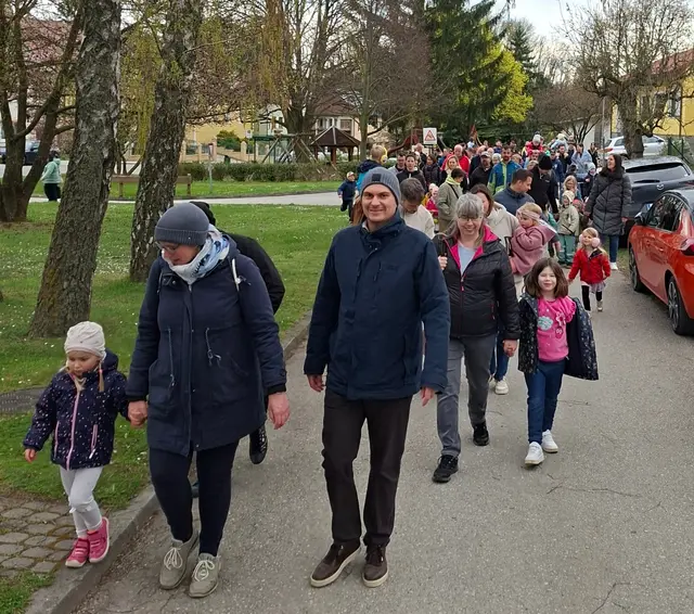 Zahlreiche Familien folgten der Einladung.  | Foto: Kinderfreunde