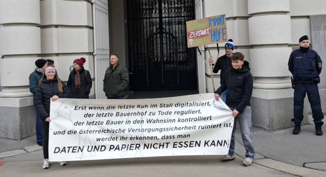 Knapp 400 Traktoren und über 2000 Landwirte aus ganz Österreich, darunter viele aus dem Bezirk Horn, zogen nach Wien. | Foto: Werner Hirsch