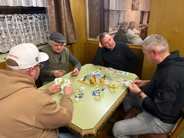 Beim Walter Bruckner-Gedenkschnapsen wurden Bummerln verteilt. | Foto: FPÖ Loipersdorf-Kitzladen