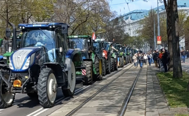 Knapp 400 Traktoren und über 2000 Landwirte aus ganz Österreich, darunter viele aus dem Bezirk Horn, zogen nach Wien. | Foto: Werner Hirsch