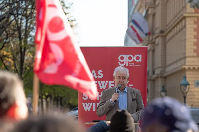 Wolfgang Pischinger, Zentralbetriebsrat der OBERBANK und Chefverhandler der GPA, plädiert für eine faire Gehaltsanpassung angesichts der Rekordgewinne der Branche. | Foto: Gewerkschaft GPA/Tizian Rupp