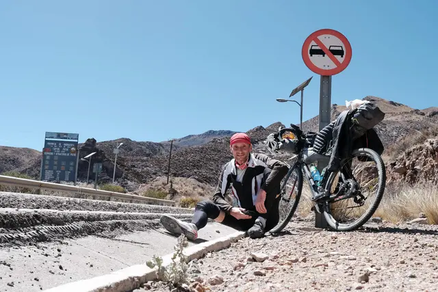 Uni-Professor berichtet über spektakuläre Rennrad-Weltreise