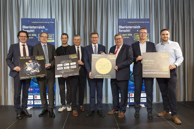 V.l.: Michael Rabl, Hochschulpräsident FH Oberösterreich; Stefan Koch, Rektor Johannes Kepler Universität Linz; Daniel Cracau, Founding Director Outreach &amp; Start-Ups IT:U; Wilfried Enzenhofer, Geschäftsführer Upper Austrian Research GmbH; Wirtschafts- und Forschungs-Landesrat Markus Achleitner (ÖVP); Erwin Raffeiner, Geschäftsführer Sprecher Automation; Rudolf Wölfer, Standortleiter &amp; Head Of Innovation Centers Borealis Polyolefine; David Auzinger, Product Unit Lead CADS. | Foto: Land OÖ/Margot Haag