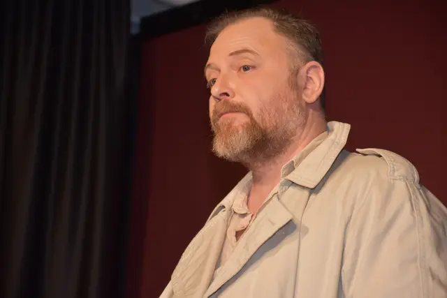 Eine viel bejubelte Premiere! Begeisterte Zuschauer im bis zum letzten Platz gefüllten Pfarrzentrum hielten bei "Die Falle" bis zum Schluss den Atem an.  | Foto: Zinterhof