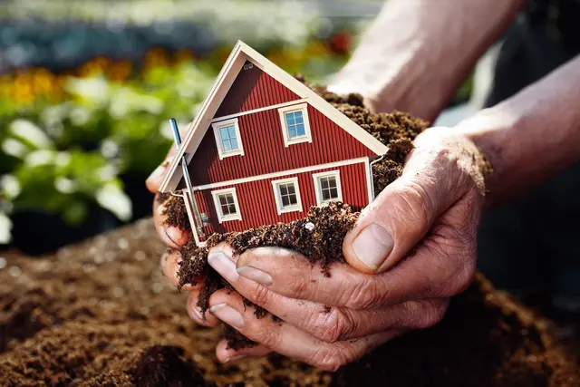 Wer bei der Gebäudesanierung den Umweltschutz im Blick hat, kann mit Förderungen rechnen.
 | Foto: Adobe Stock