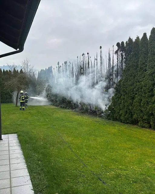 Beim zweiten Einsatz des Tages mussten die Feuerwehren mit Löschwasser eingreifen. | Foto: FF Münsteuer