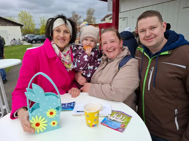 Bürgermeisterin Brigitte Thallauer, Eva Gundacker und Harald Gleiss mit Tochter Sophie | Foto: ÖVP St. Margarethen