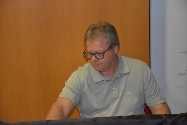 Eine viel bejubelte Premiere! Begeisterte Zuschauer im bis zum letzten Platz gefüllten Pfarrzentrum Pabneukirchen hielten bei "Die Falle" bis zum Schluss den Atem an.  | Foto: Zinterhof