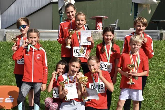 Nichts Ungewöhnliches: Die jungen Athleten konnten sich wieder die Spitzenplätze sichern. | Foto: LAC Wolfsberg