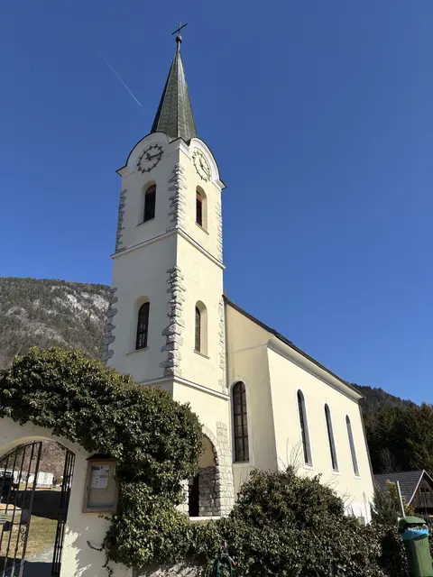 Die Evangelische Kirche in Puch ist die Heimat der Ladstätter Orgel.  | Foto: Mein Bezirk/Birgit Gehrke
