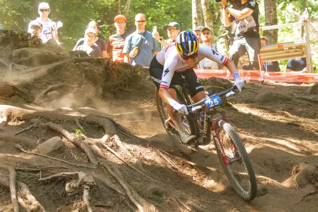 Laura Stigger unterzieht sich am Samstag in Nals noch einmal einem Härtetest im Vorfeld des Weltcupstarts in Südkorea. | Foto: Ernst Lorenzi