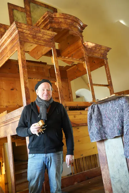 Die historische Ladstätter Orgel in der Kirche in Puch ist in die Jahre gekommen und wird von Matthias Wagner von der Orgelbaufirma Klais in Bonn aufwendig restauriert. | Foto: Mein Bezirk/Birgit Gehrke