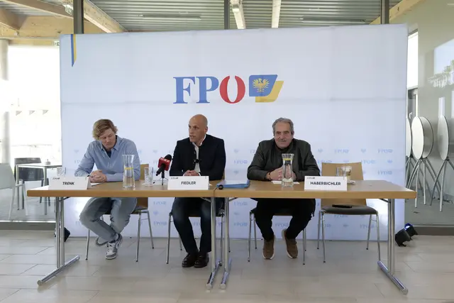 Gegen den "Futtertrog der Macht": Trenk, Fiedler und Haberbichler. | Foto: Santrucek