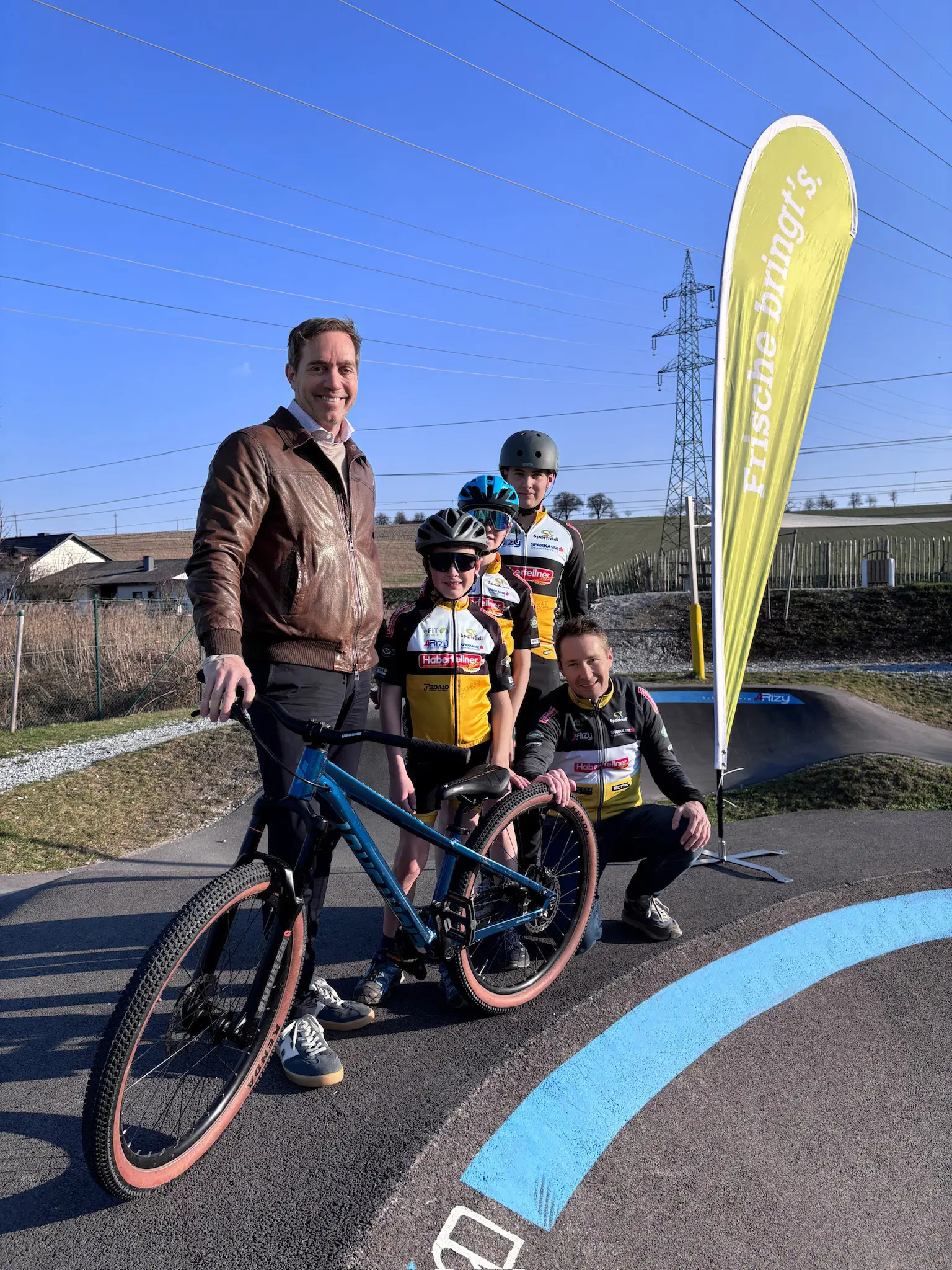 Youth work strengthened: Kröswang donates new bike for Grieskirchen youth ...