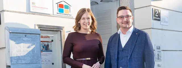 Bundesministerin Claudia Bauer mit Trauns Bürgermeister Karl-Heinz Koll | Foto: Stadtarchiv Traun