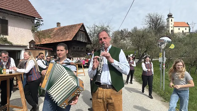 Lisa Kröll und Franz Koinegg spielten am Ostermontag am Georgiberg auf. | Foto: MeinBezirk/Waltraud Fischer