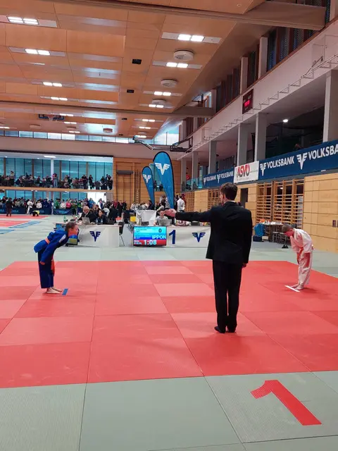Alexander Raffler bei seinem Finalsieg.  | Foto: Andreas Bernhofer