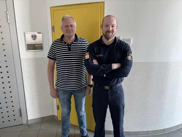 Kriminaldienstreferent Leopold Schweiger und Bezirkspolizeikommandant Philipp Harold präsentierten die Kriminalstatistik 2025 für den Bezirk St. Pölten Land. | Foto: Tanja Handlfinger