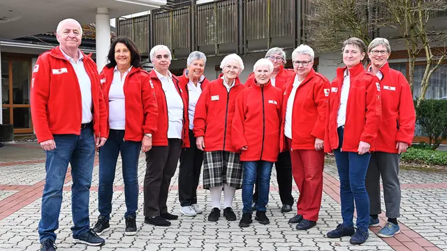 Eines der vier Tagesbetreuungteams im Roten Kreuz Steyr-Land: Die Freiwilligen öffnen immer am Mittwoch die Türen zur Tagesbetreuung in Bad Hall.
 | Foto: OÖRK/ Manfred Ebner