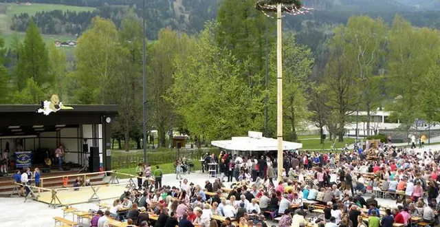 Traditionelles Maifest der Herreiter. Frühschoppen mit der Kameradschaftskapelle Bad Hofgastein. Für Speis und Trank ist gesorgt. | Foto: gastein.com