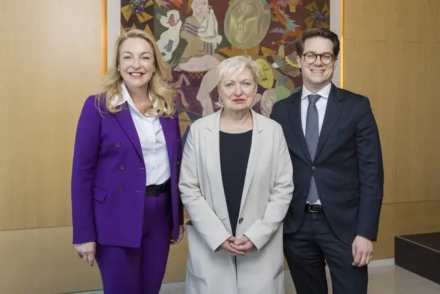 Kristina Hammer (Festspielpräsidentin), Karin Bergmann (Interimsintendantin), Lukas Crepaz (Kaufmännischer Direktor) | Foto:  SF/Neumayr/Leo