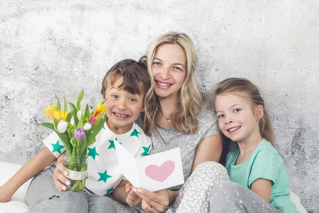 [Anzeige] Bastelspaß für die Kinder und Rosen für die Mamas