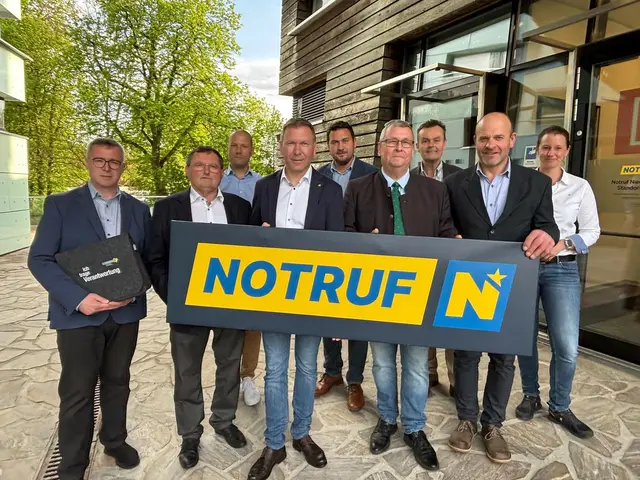 Über das Retzer Land hinaus kämpfen Gemeinden für den Erhalt des Notarztstandorts - hier einige Vertreter. Profitieren würden abgelegene Gebiete durch eine bessere Verfügbarkeit der hochwertigen Ressource Notarzt, sowie eine vor Ort Versorgung durch ACN bei akuten Fällen, die keiner Hospitalisierung benötigen (zB Pflegepersonen zuhause, …). (Archiv) | Foto: Retzer Land