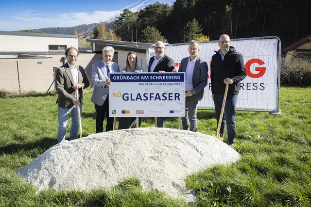 Spatenstich in Grünbach. | Foto: Christian Lendl