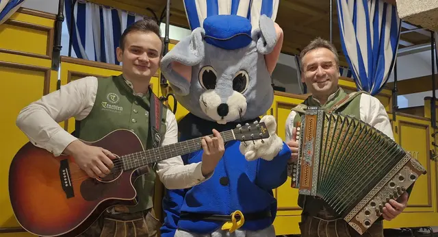 Saisoneröffnung in Kerschbaum mit Kunsthandwerksmarkt