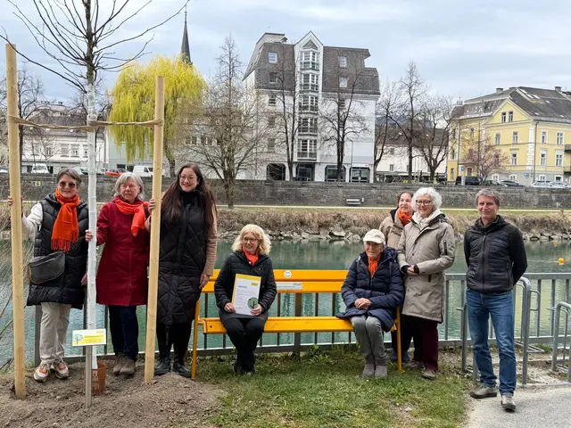 Von links: CS Renate Tarmann, Sabine Lepuschütz, Vizebürgermeisterin Sarah Katholnig, SI-Präsidentin Gerhild Falle, Sybille Smolak, SI-Vizepräsidentin Bärbel Mätzler, Andrea Haas und Herr Faller vom Stadtgartenamt. | Foto: SI Club Villach