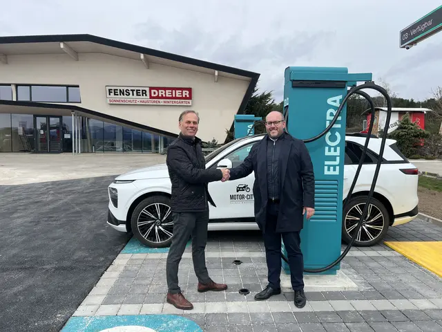 Reinhard Dreier von Fenster Dreier und Sébastien Aldegué von Electra. | Foto: Electra