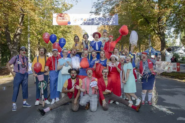 Rote Nasen Clowns bringen Lebensfreude auf die Laufstrecke und in die Spitäler. | Foto: Rote Nasen_Jürgen Hammerschmid