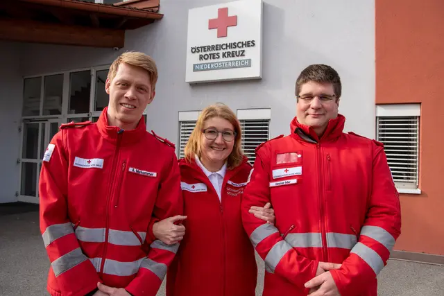Neue Bezirksstellenleitung in Brunn: Alexander Murhammer, Natascha Burger, Alexander Adler. | Foto: RK NÖ/Brunn am Gebirge