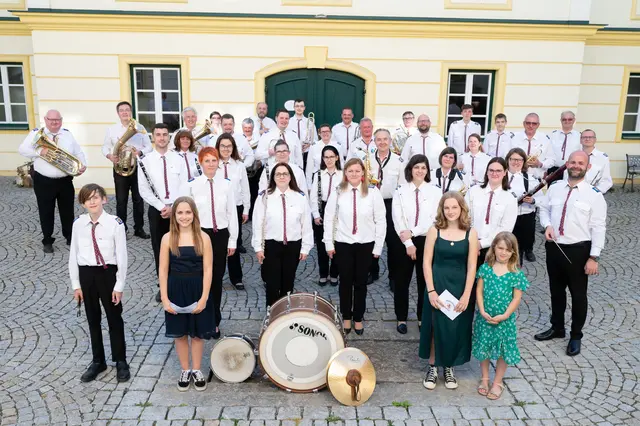 Weinlandkapelle präsentiert am 8. Mai 2026 musikalischen Blumenstrauß