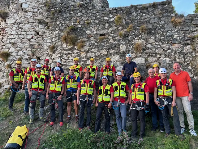 Regelmäßig halten hier die Profis der Bergrettung Bad Eisenkappel und der Alpinpolizei Übungen ab, um bei einem Notfall eines Kletterers best- und schnellstmöglich helfen zu können. | Foto: MeinBezirk.at/Petra Lammer