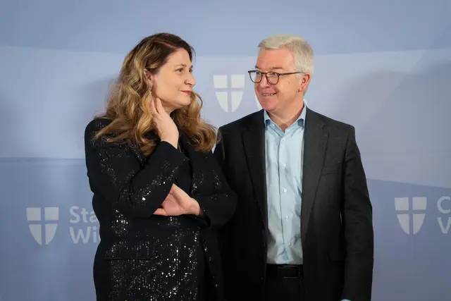 Vizebürgermeisterin Barbara Novak und Michael Höllerer, Generaldirektor der Raiffeisen-Holding Niederösterreich-Wien. | Foto: Sade Jerabek/MeinBezirk