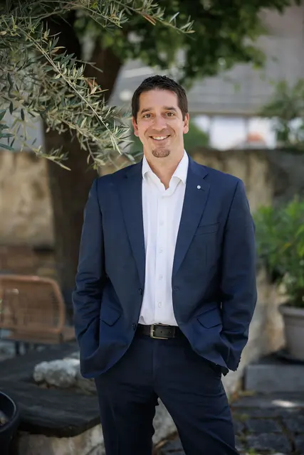 Generationswechsel: Christian Zechmeister übernimmt die Führung der international renommierten Weinakademie Österreich in Rust.  | Foto: Maria Hollunder