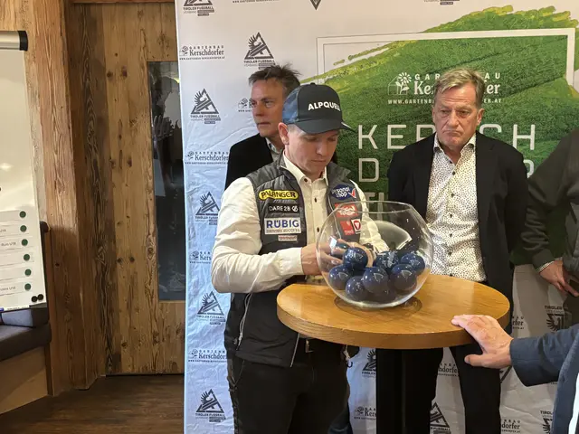 Wolfgang Kindl bei der Auslosung TFV Kerschdorfer Tirol Cup Achtelfinale. | Foto: Hassl