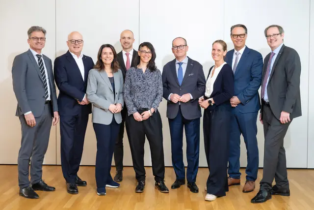 Von links:  Georg Neuweg, Herbert Auer, Gudrun Egger, Josef Meichenitsch, Nicole Ackermann, Gerald Silberhumer, Heidrun Edlinger, Joachim Haindl-Grutsch, Stefan Koch | Foto: JKU Linz