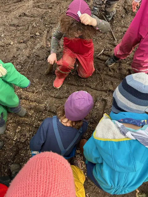 Kindheit im Wald - aber nicht für alle